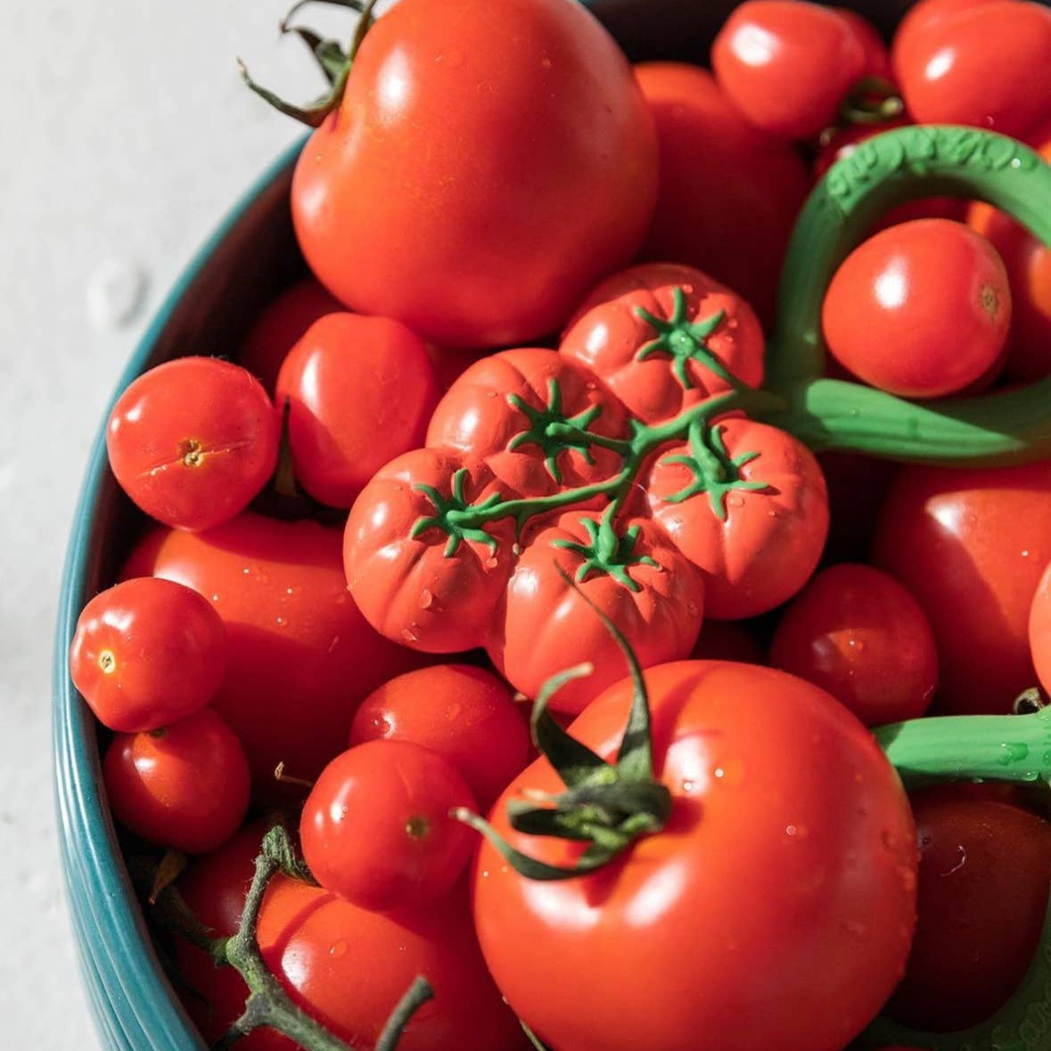 Oli & Carol - Tomato Rattle Toy - Baby Dill