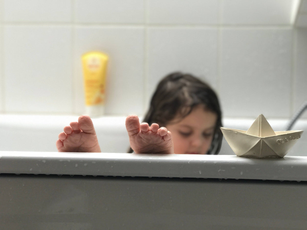 Oli & Carol - Origami Boat White - Baby Dill