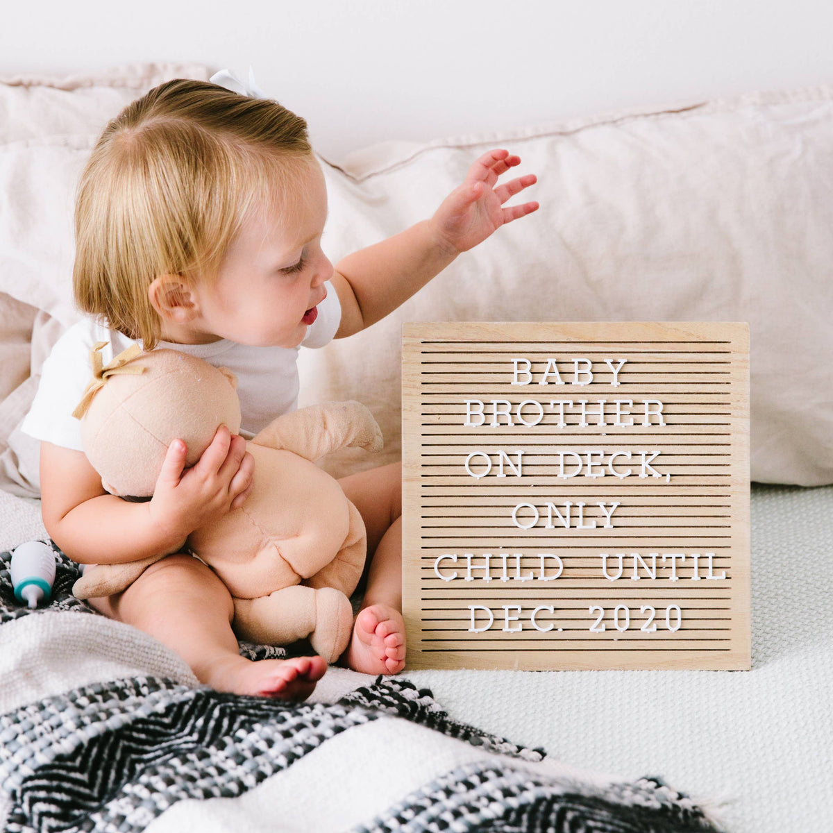 Pearhead - Natural Wood Letterboard - Baby Dill