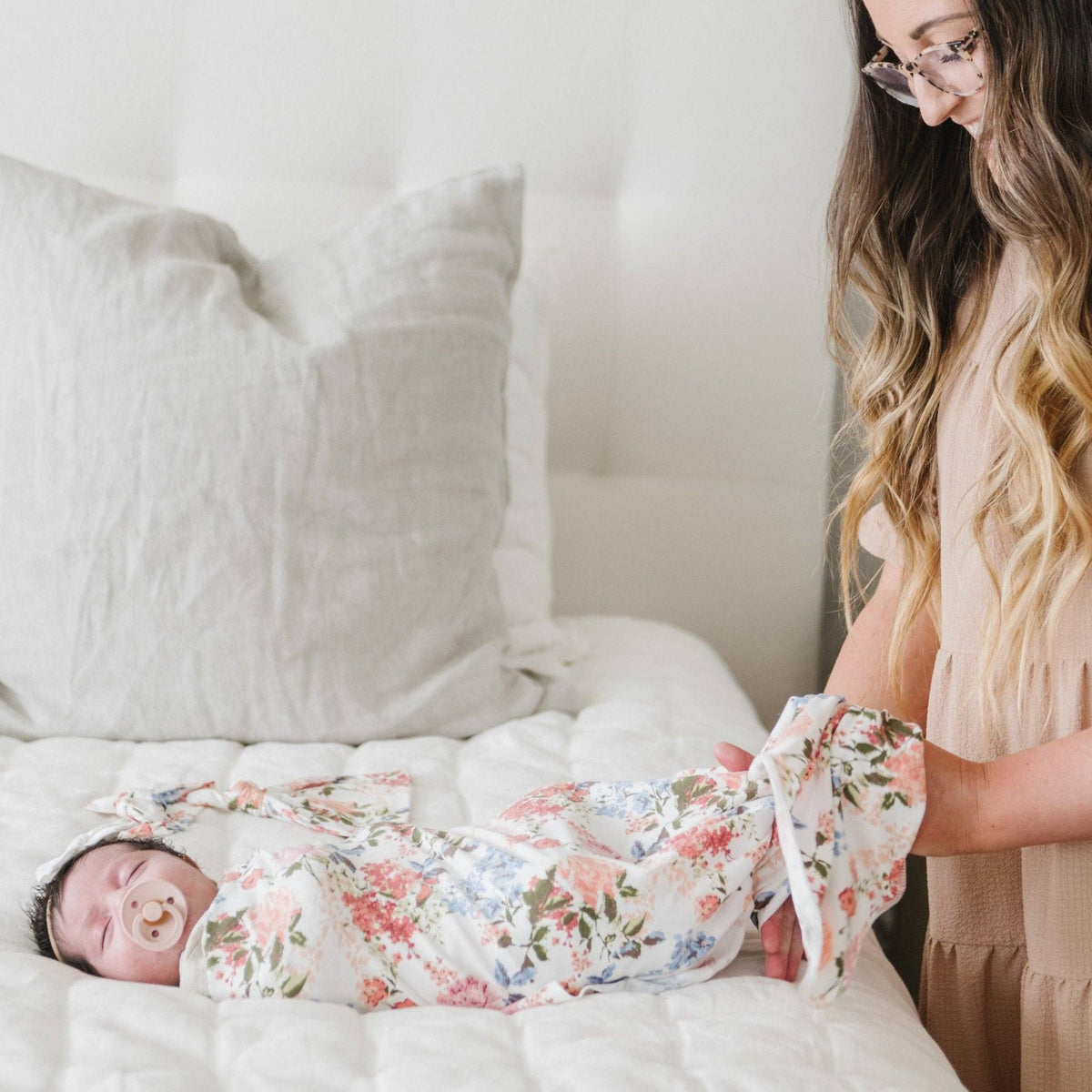 Stretchy Swaddle - Baby Dill