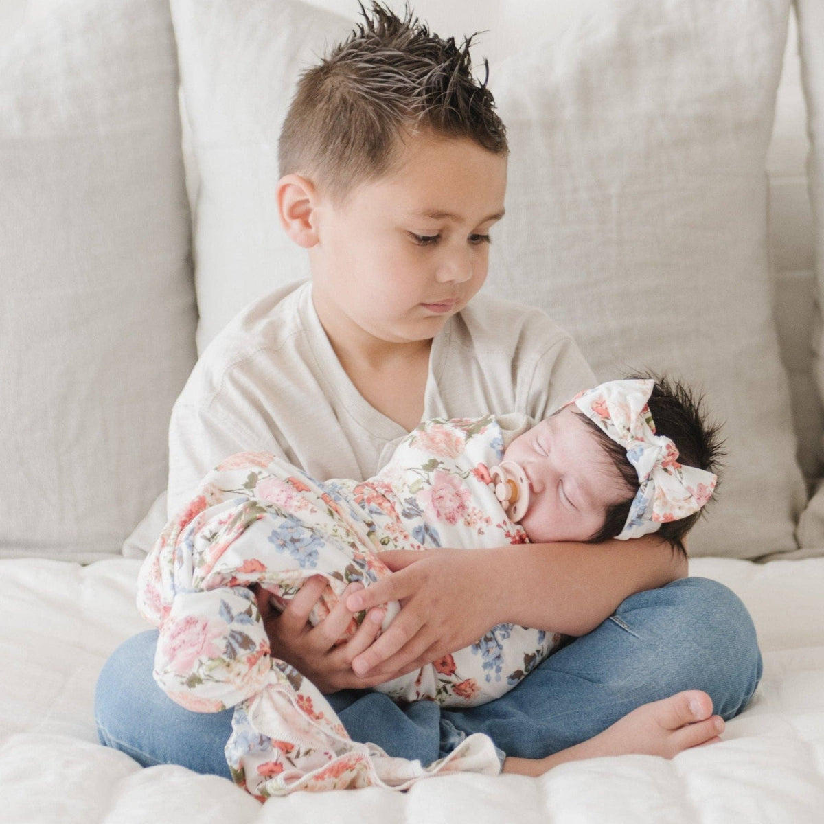 Stretchy Swaddle - Baby Dill