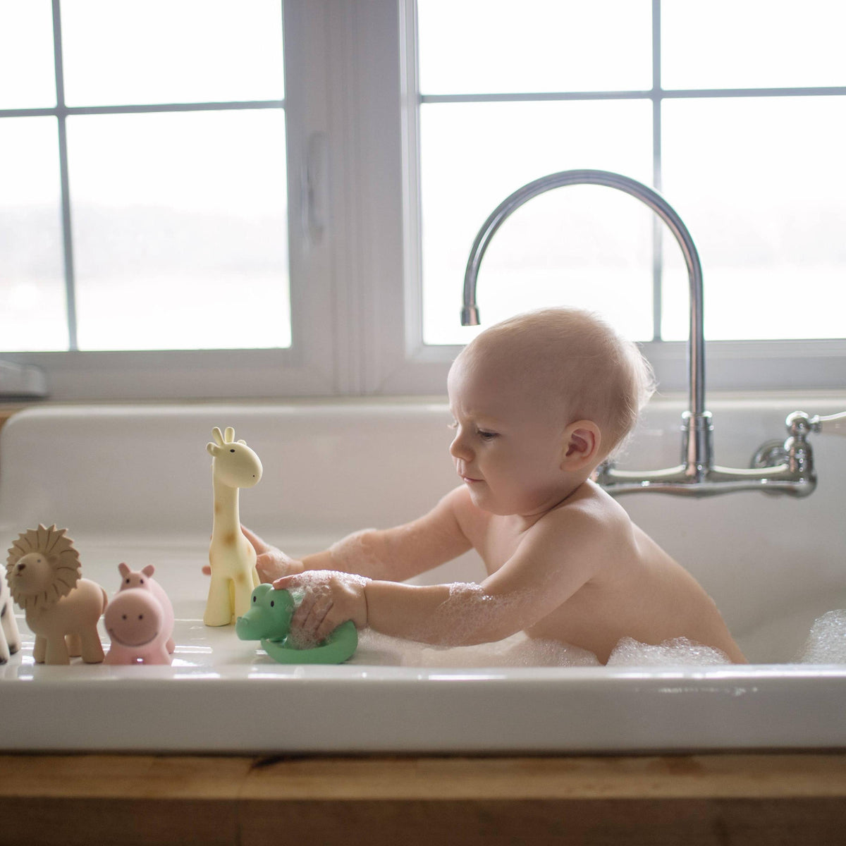 Giraffe Natural Organic Rubber Teether, Rattle & Bath Toy - Baby Dill