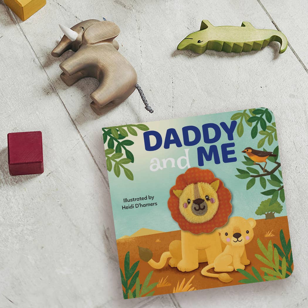 Simon & Schuster - Daddy & Me: Finger Puppet Board Book by - Baby Dill