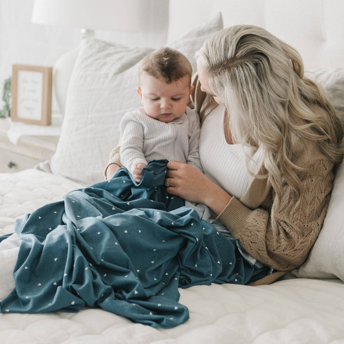 Stretchy Swaddle - Baby Dill