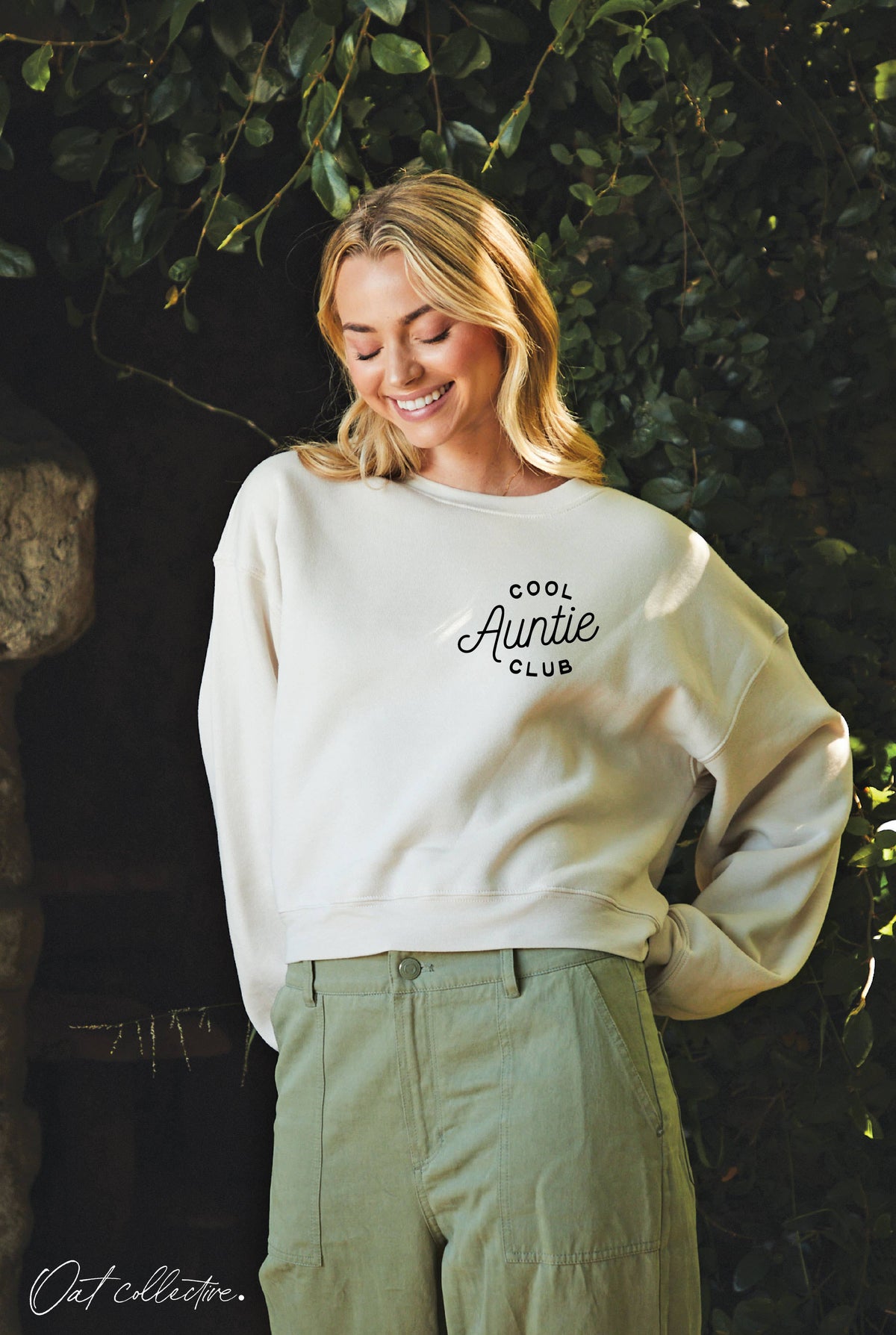COOL AUNTIE CLUB Mid Graphic Sweatshirt