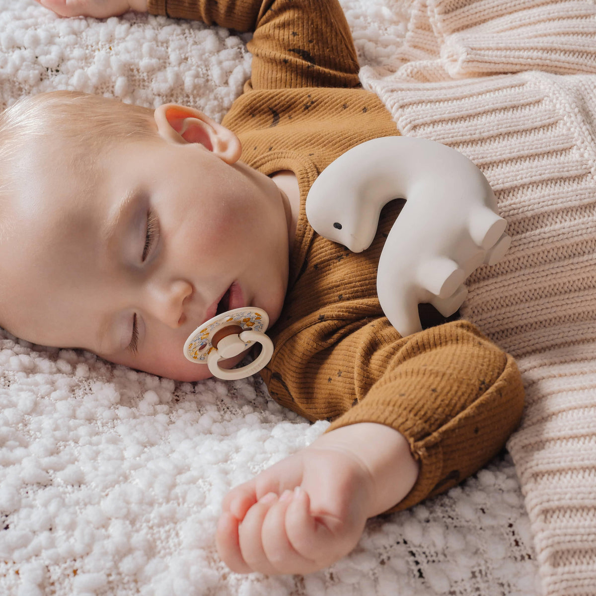 Brachi Natural Rubber Teether, Rattle and Bath Toy